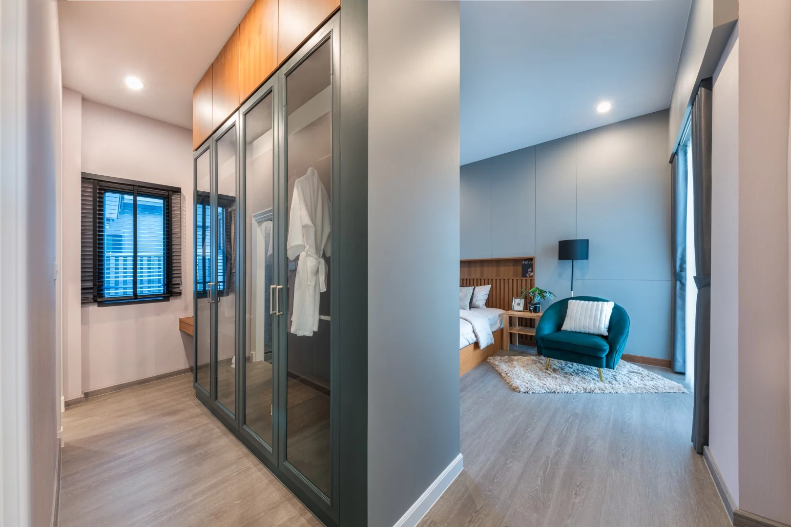 Walk-in Closet ก่อนเข้าห้องนอนใหญ่ บ้าน Modern Nordic พรีเว่